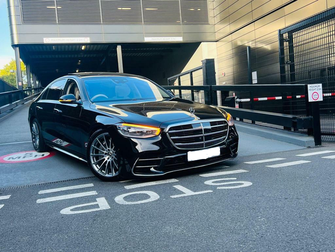 Corporate chauffeur Heathrow airport pickup