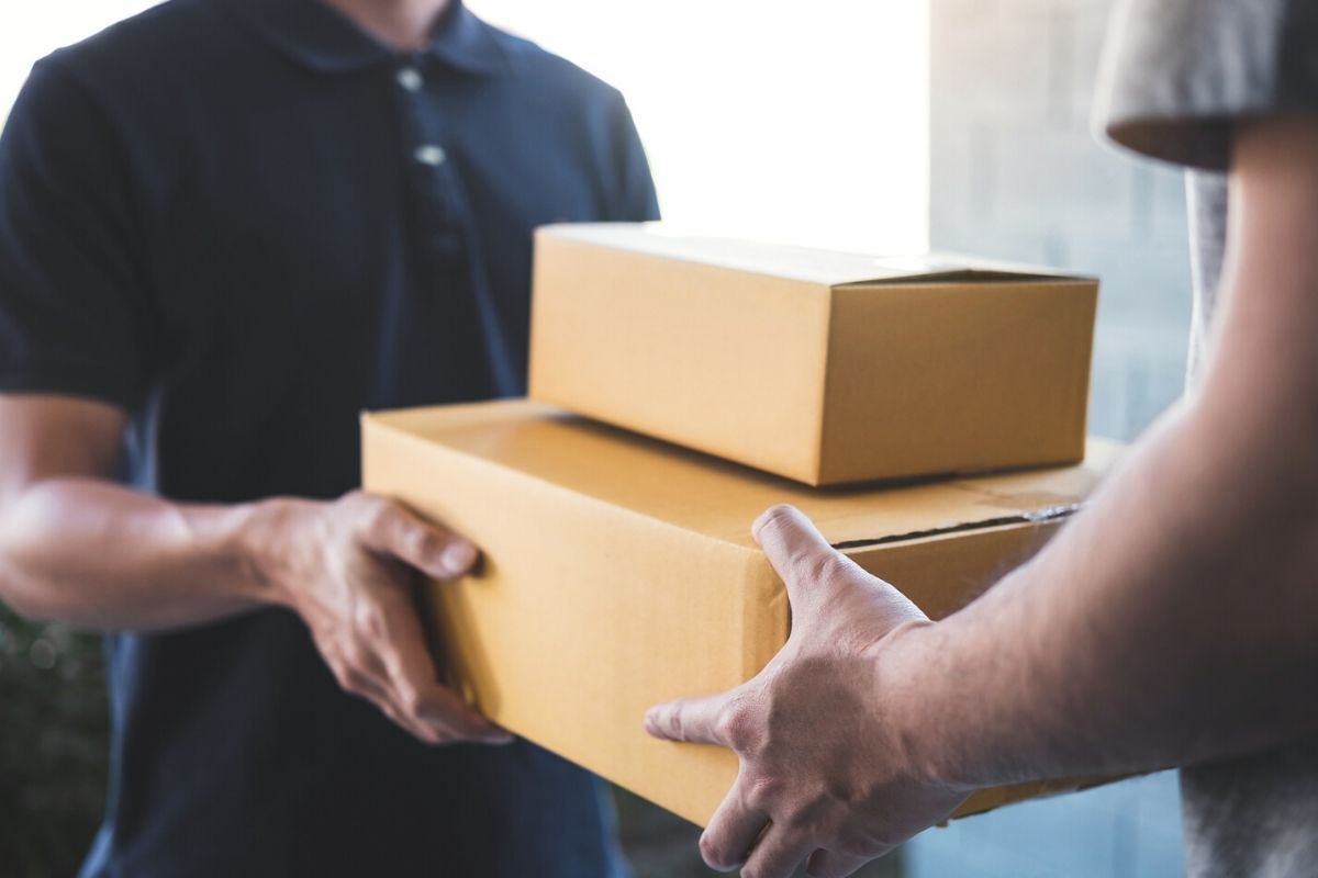 Courier Services London Near Me