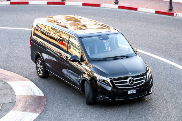 Flexible minivan hire scheduling