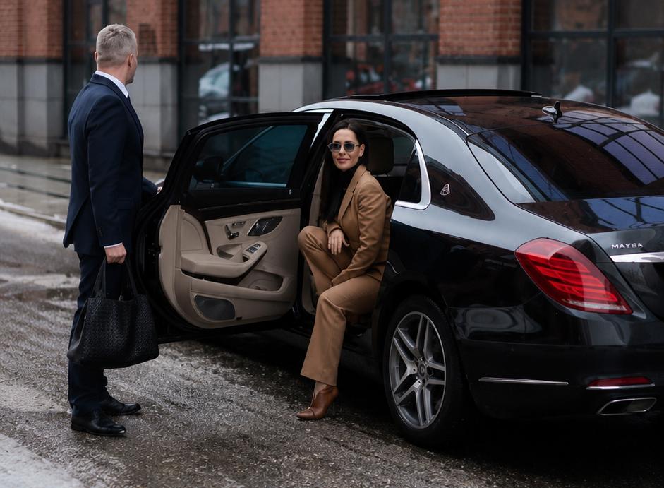 Luxury Airport Transfer Savoy Hotel London